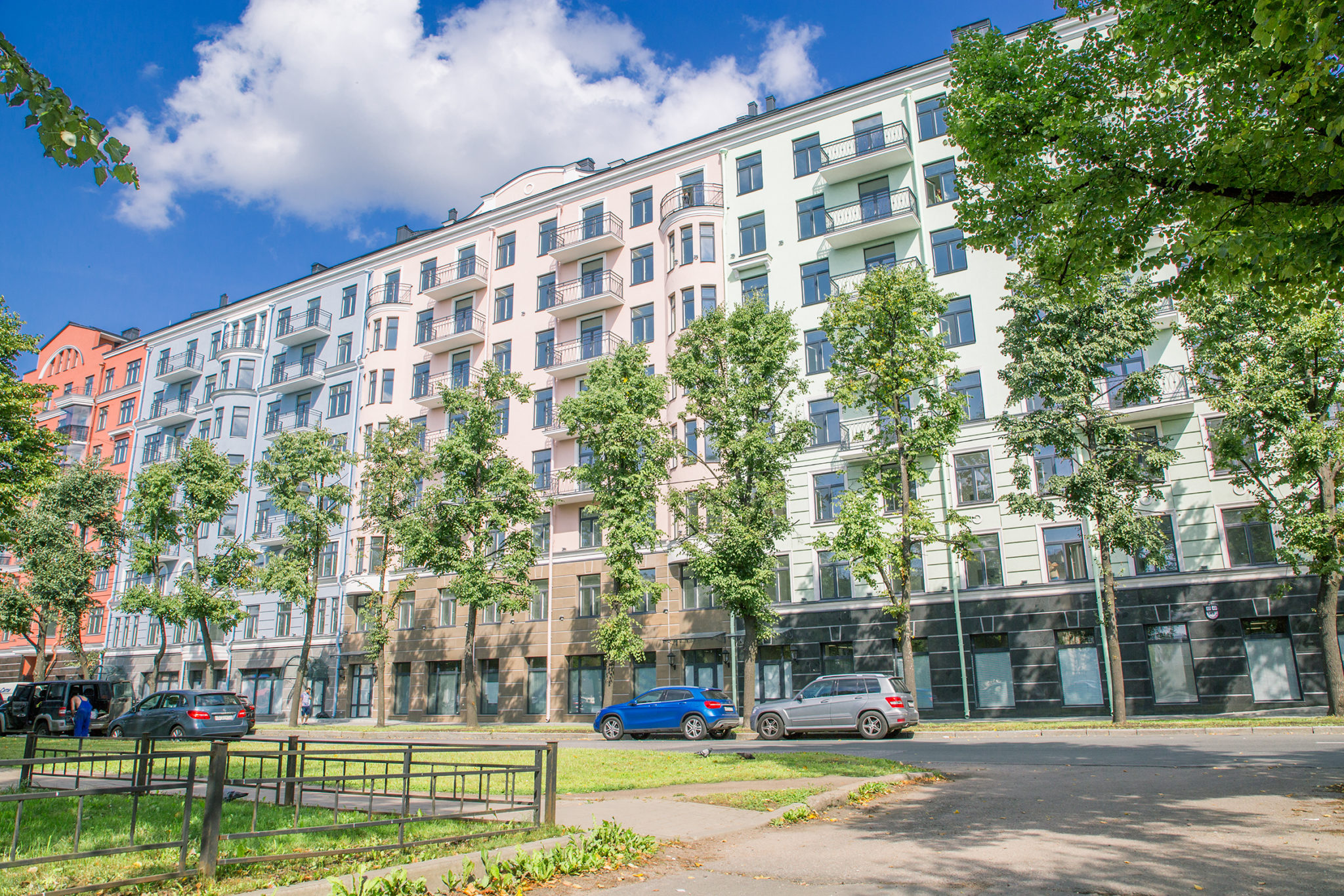 First residents move into new apartments of residential complex "Dve Epohi" on Vasilyevsky Island in St. Petersburg