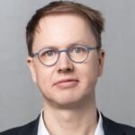 Juha Jalonen-Ahlmark, EKE-Rakennus Oy